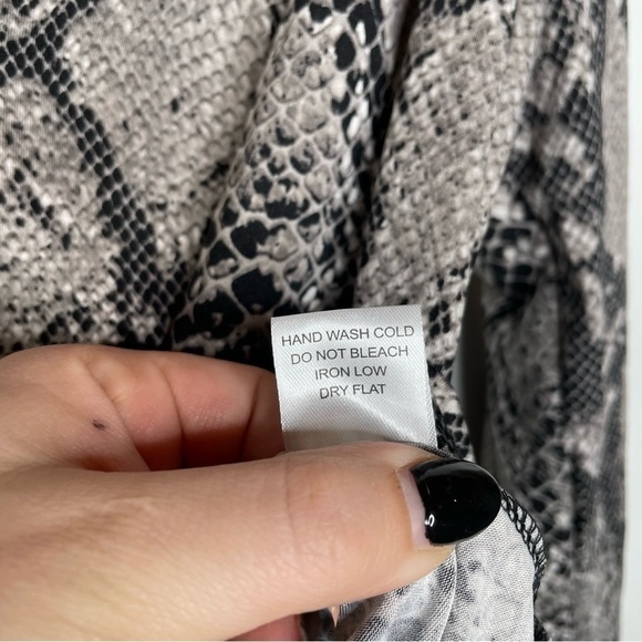 Haute Monde Snakeskin Print Long Sleeve Wrap Bodysuit Large - Picture 6 of 6